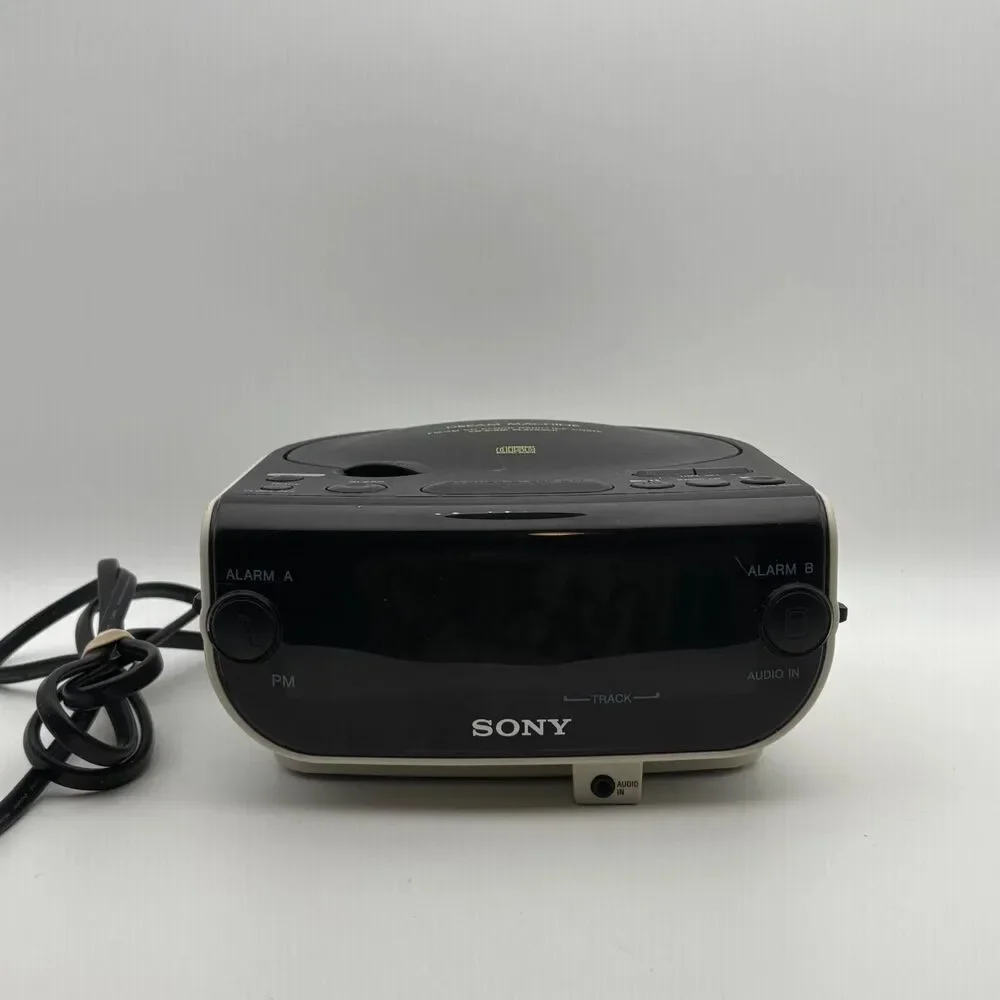 SONY Dream Machine ICF-CD815 FM/AM Dual Alarm Clock Radio CD Player TESTED White